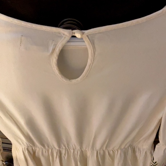 Spring/Easter dress (flower design on bottom). Dainty and adorable - Picture 3 of 3